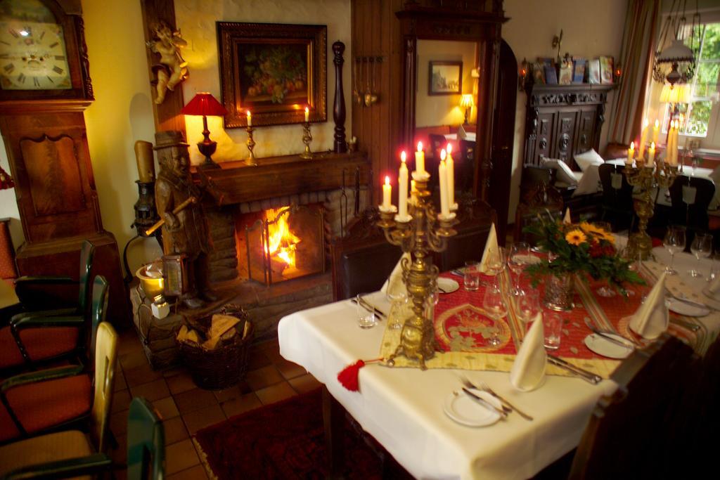 Hotel Zum Alten Brunnen Райне Екстериор снимка