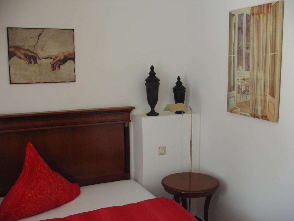 Hotel Zum Alten Brunnen Райне Стая снимка